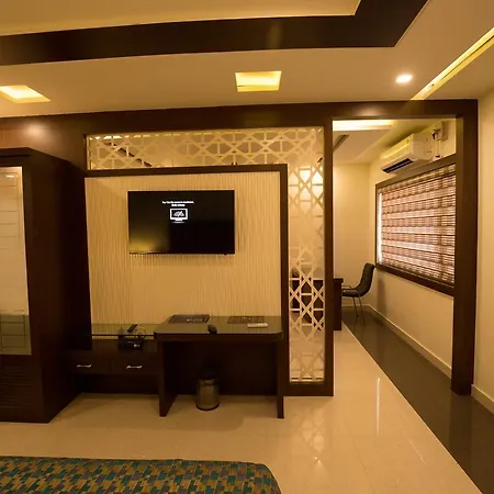 Grand Meridian Hotel Katni