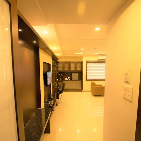 Grand Meridian